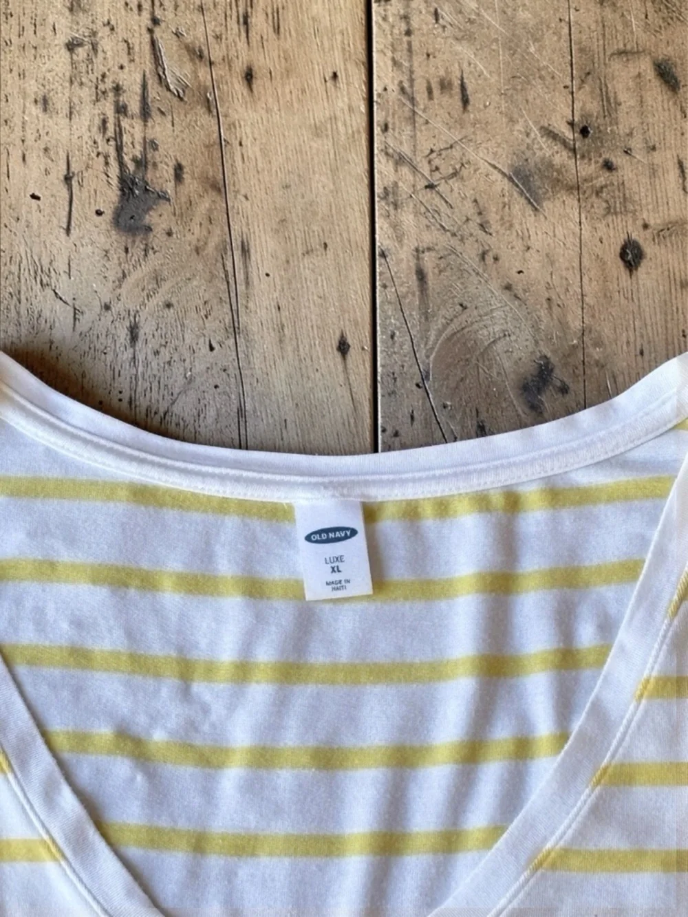 Old Navy Luxe Yellow White Striped V Neck Tee XL Soft Stretch Short Sleeve - Picture 8 of 8